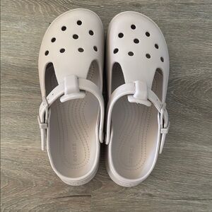 Crocs Women’s cream Sandals